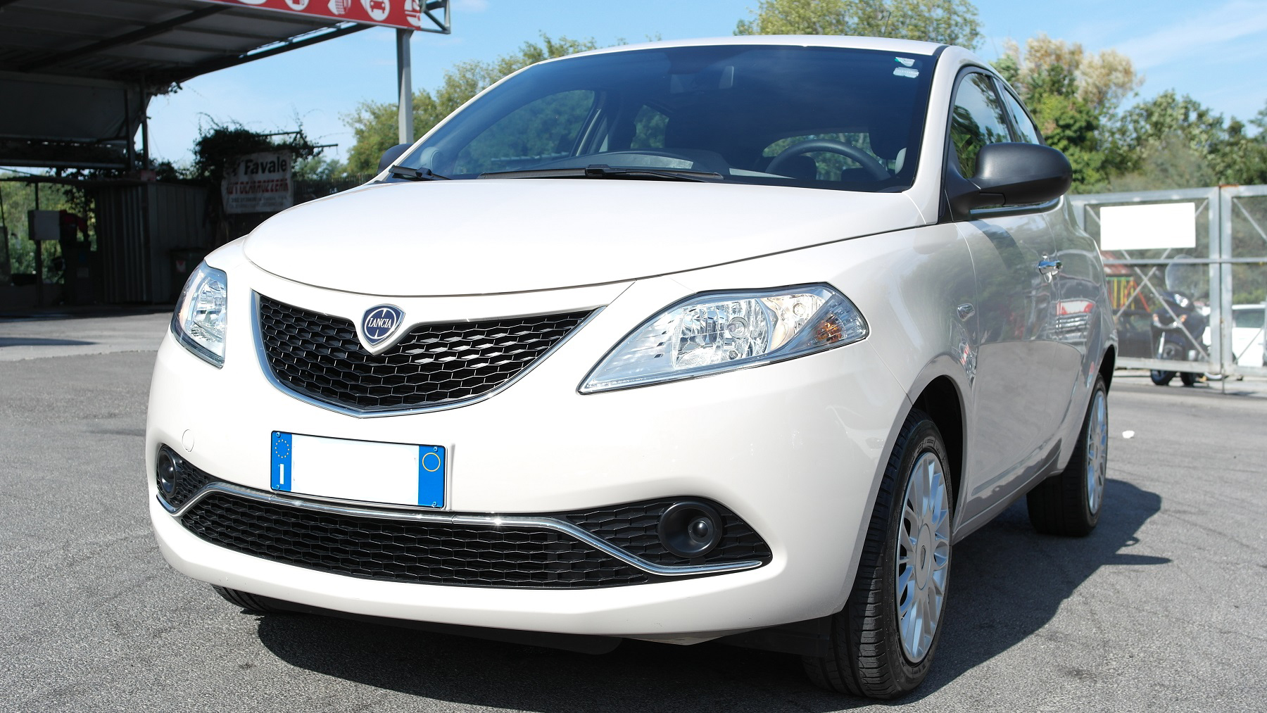 Lancia Ypsilon